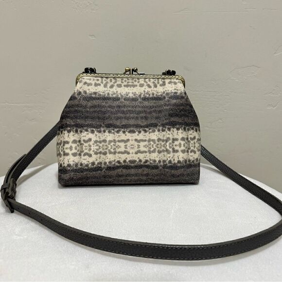 Handsewn Genuine Embossed Leather Double Kisslock Wristlet/ShoulderBag/Crossbody - Picture 3 of 16